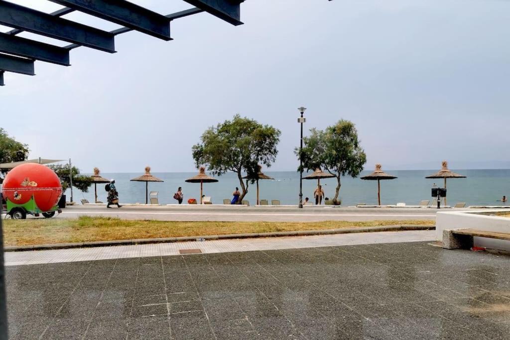 Apartment With 3 Rooms Just 1 Min From The Beach And Free Public Parking Peraía Exteriér fotografie